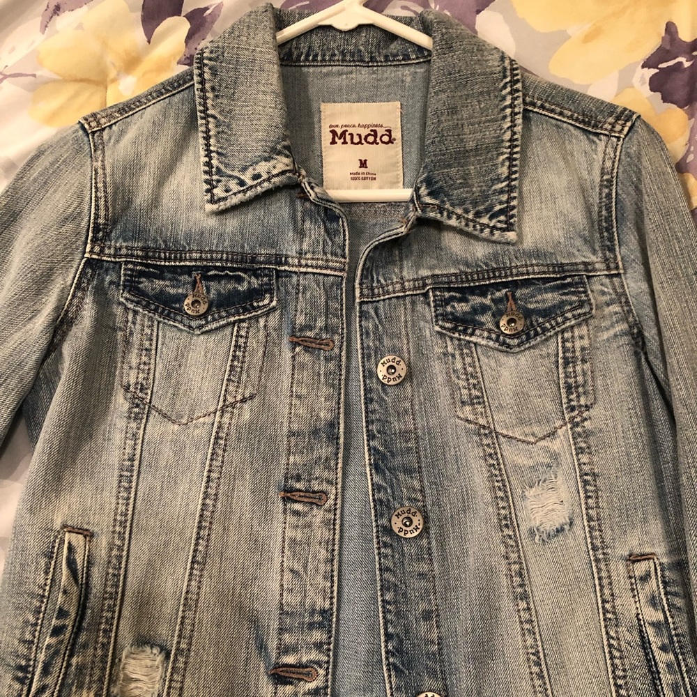 Light-Washed Jean Jacket with Frayed Styling